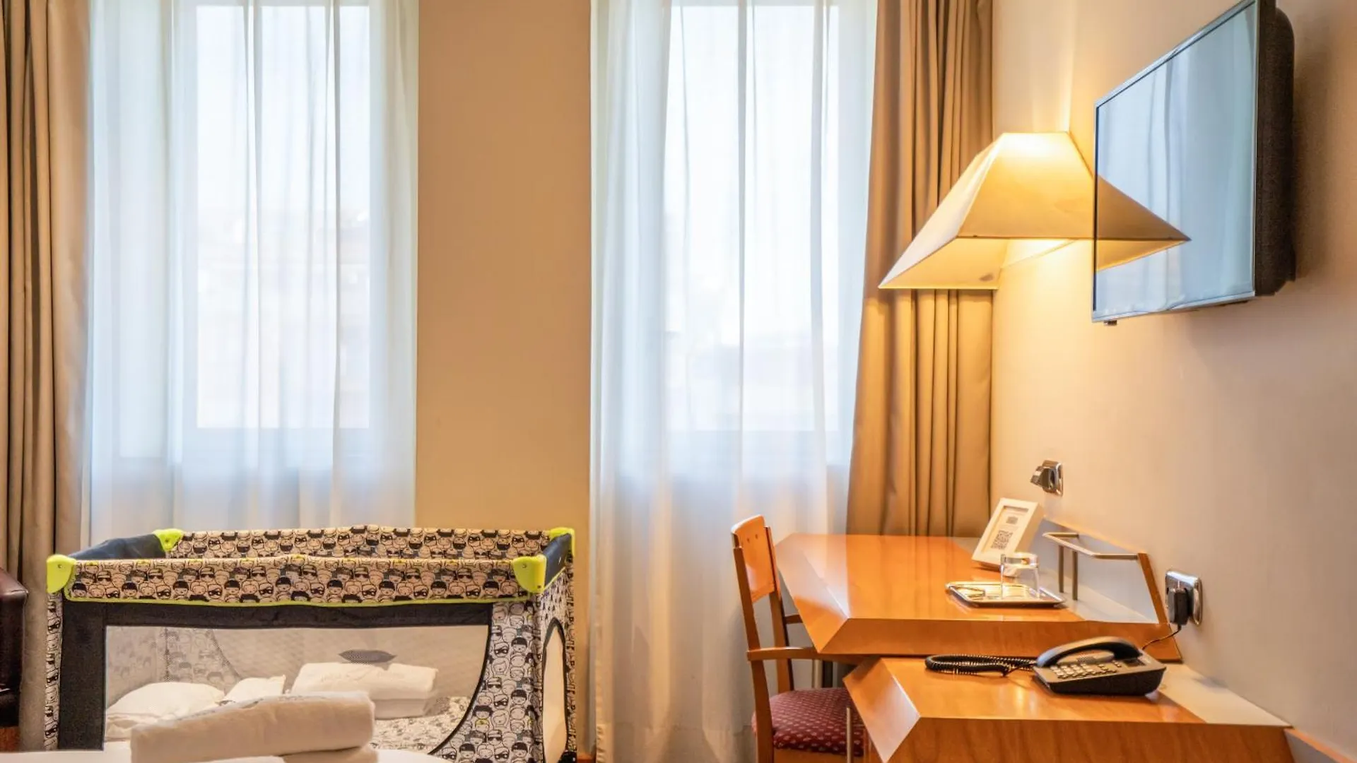 Hotel Abba Sants Barcelona 4*,